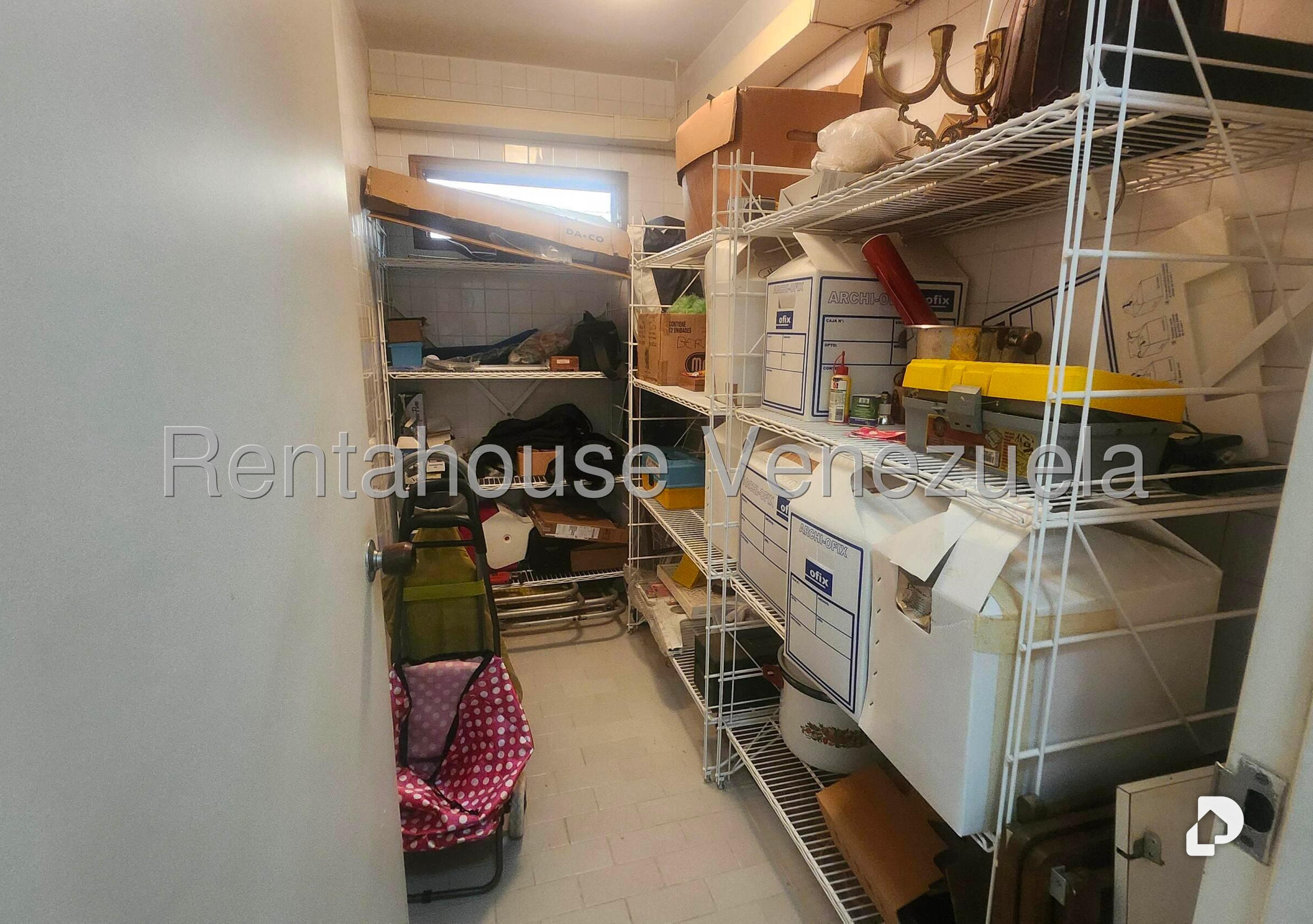 Apartamento en Las Esmeraldas, Caracas – 23