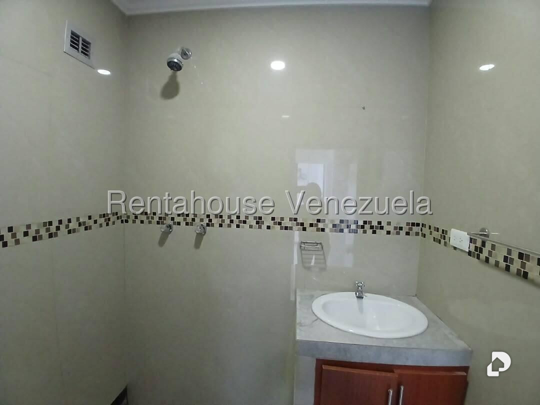 Oficina en Las Mercedes, Caracas – 19
