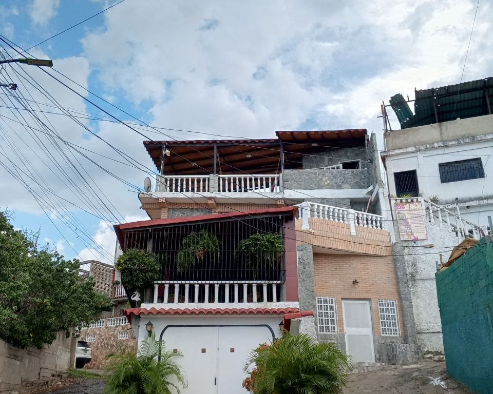 Casa en Catia La Mar - 1