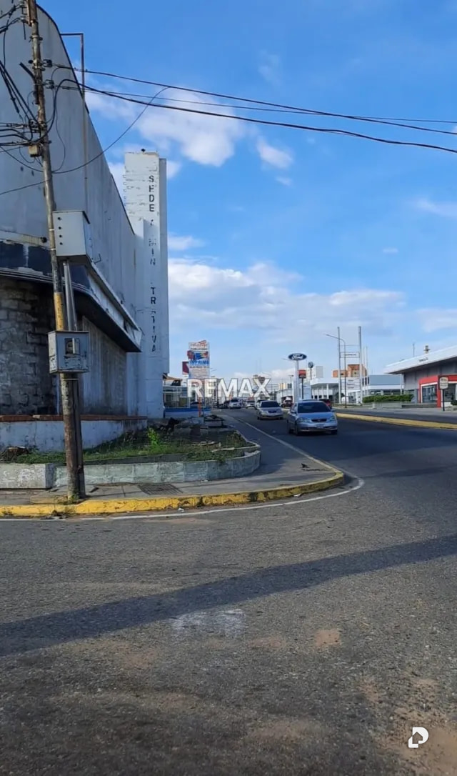 Local comercial en Av 15 Delicias, Maracaibo – 2