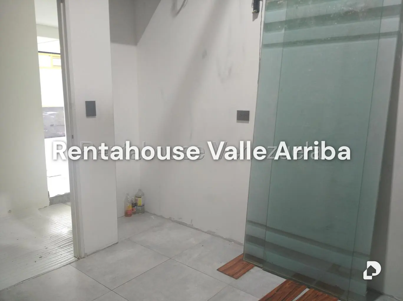 Local comercial en Macaracuay, Caracas – 14