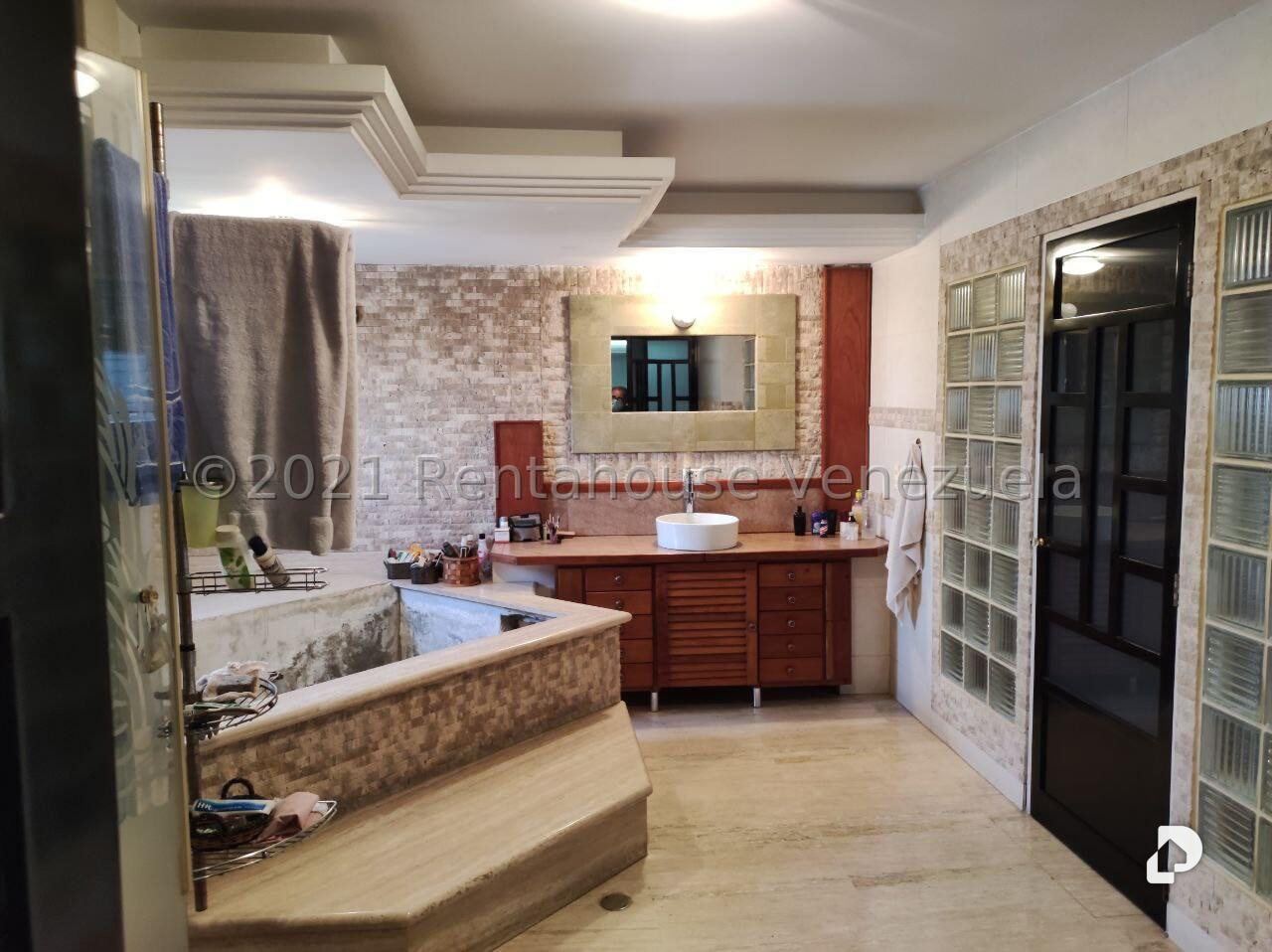 Apartamento en La Florida, Caracas – 23