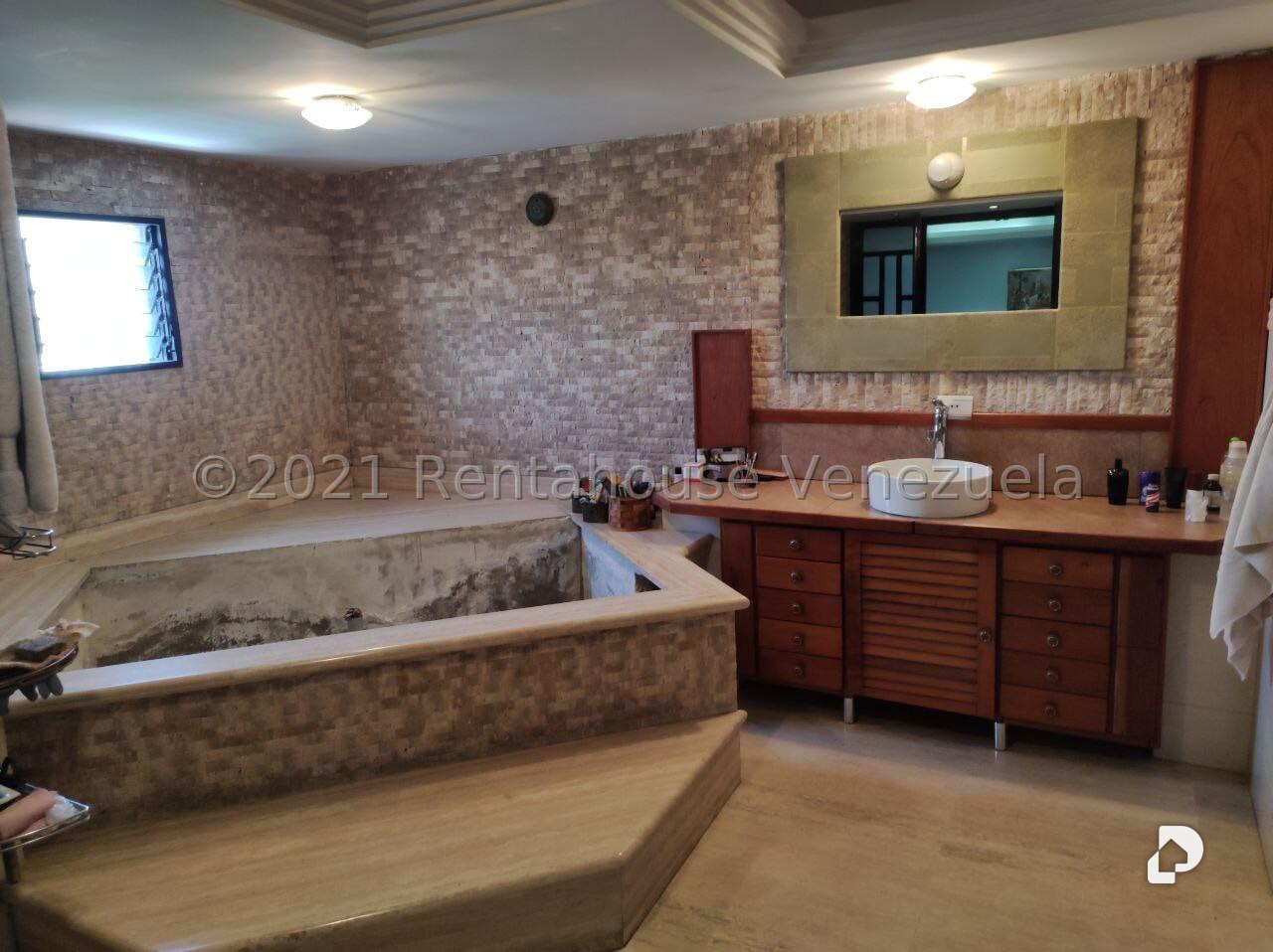 Apartamento en La Florida, Caracas – 24