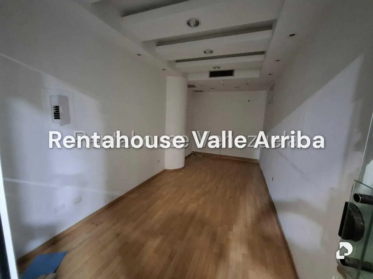 Local comercial en Santa Fe Norte, Caracas – 25