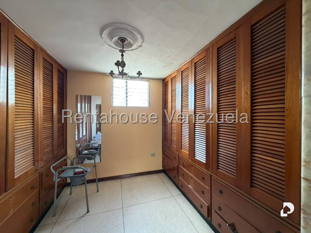 Apartamento en La Florida, Caracas – 24