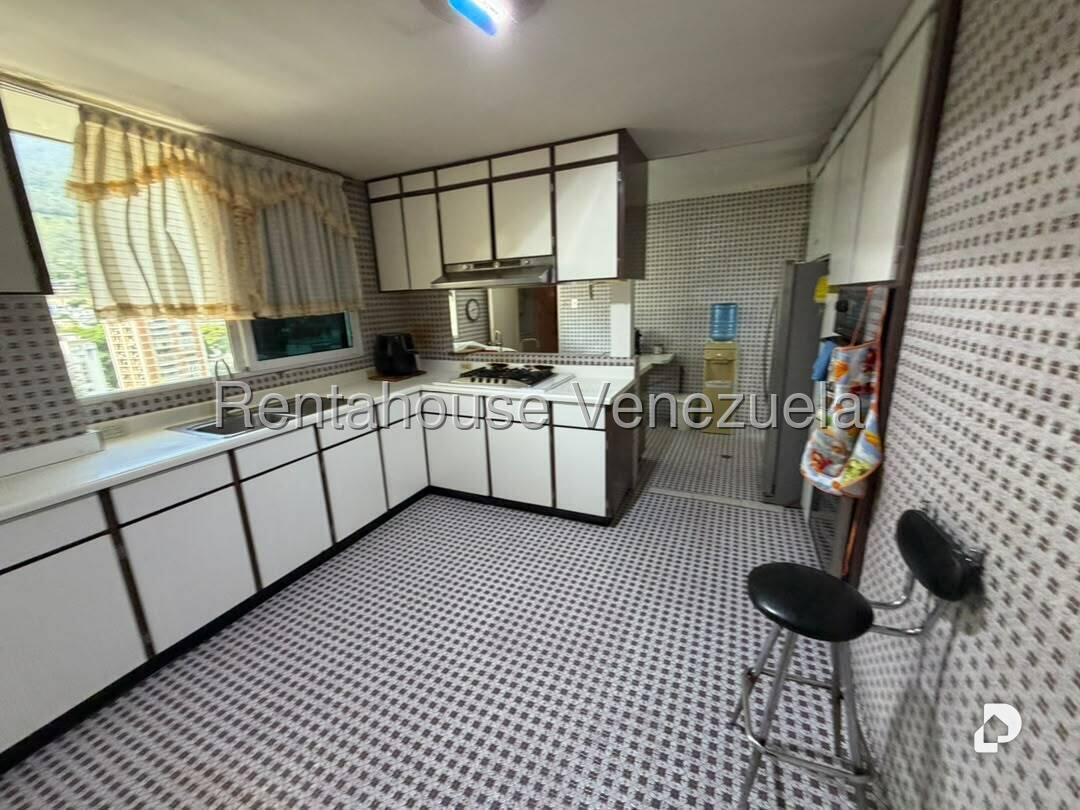 Apartamento en La Florida, Caracas – 18