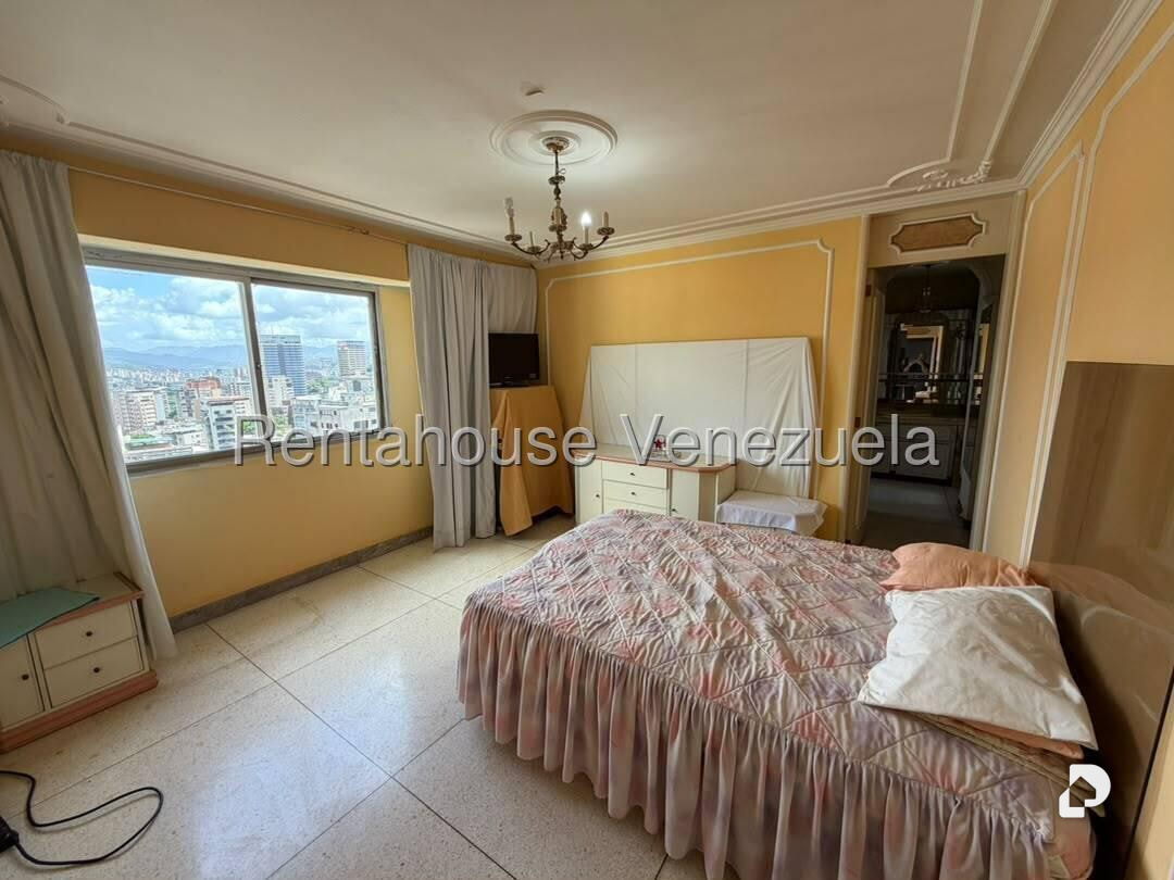 Apartamento en La Florida, Caracas – 23