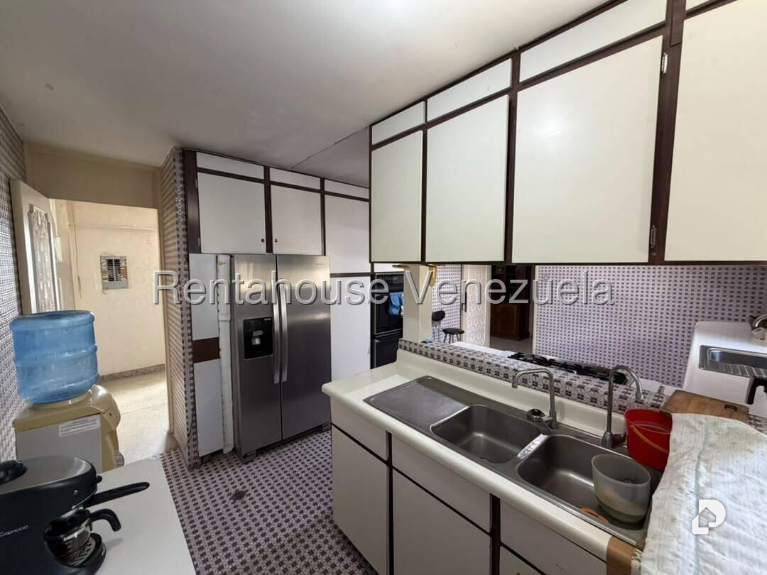 Apartamento en La Florida, Caracas – 17