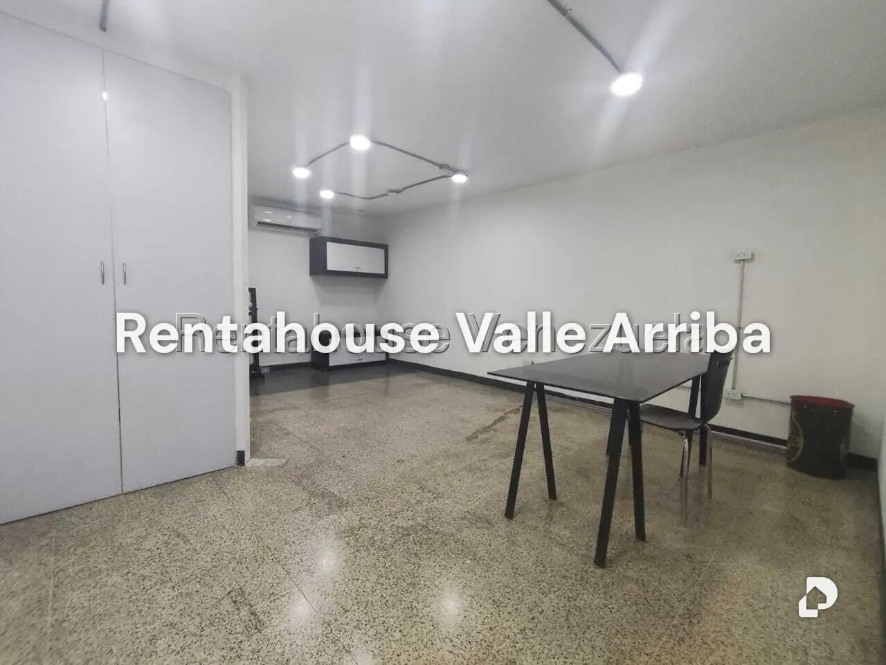 Oficina en Los Palos Grandes, Caracas – 7