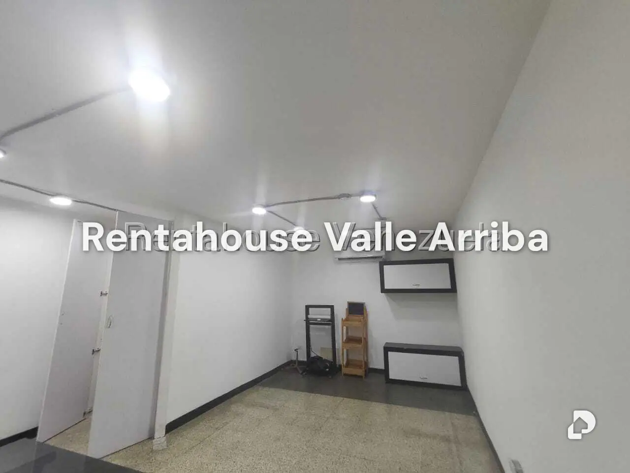 Oficina en Los Palos Grandes, Caracas – 10
