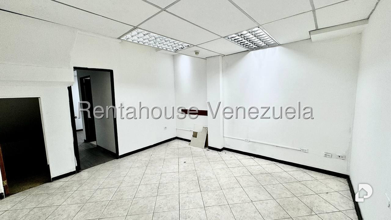 Local comercial en Bello Monte, Caracas – 11