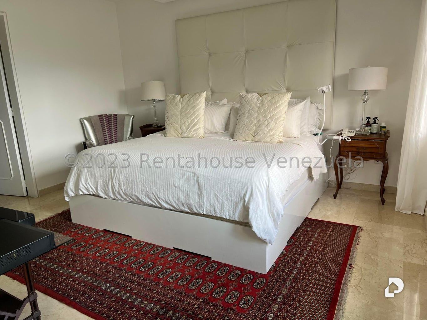 Apartamento en Las Mesetas de Santa Rosa de Lima, Caracas – 22