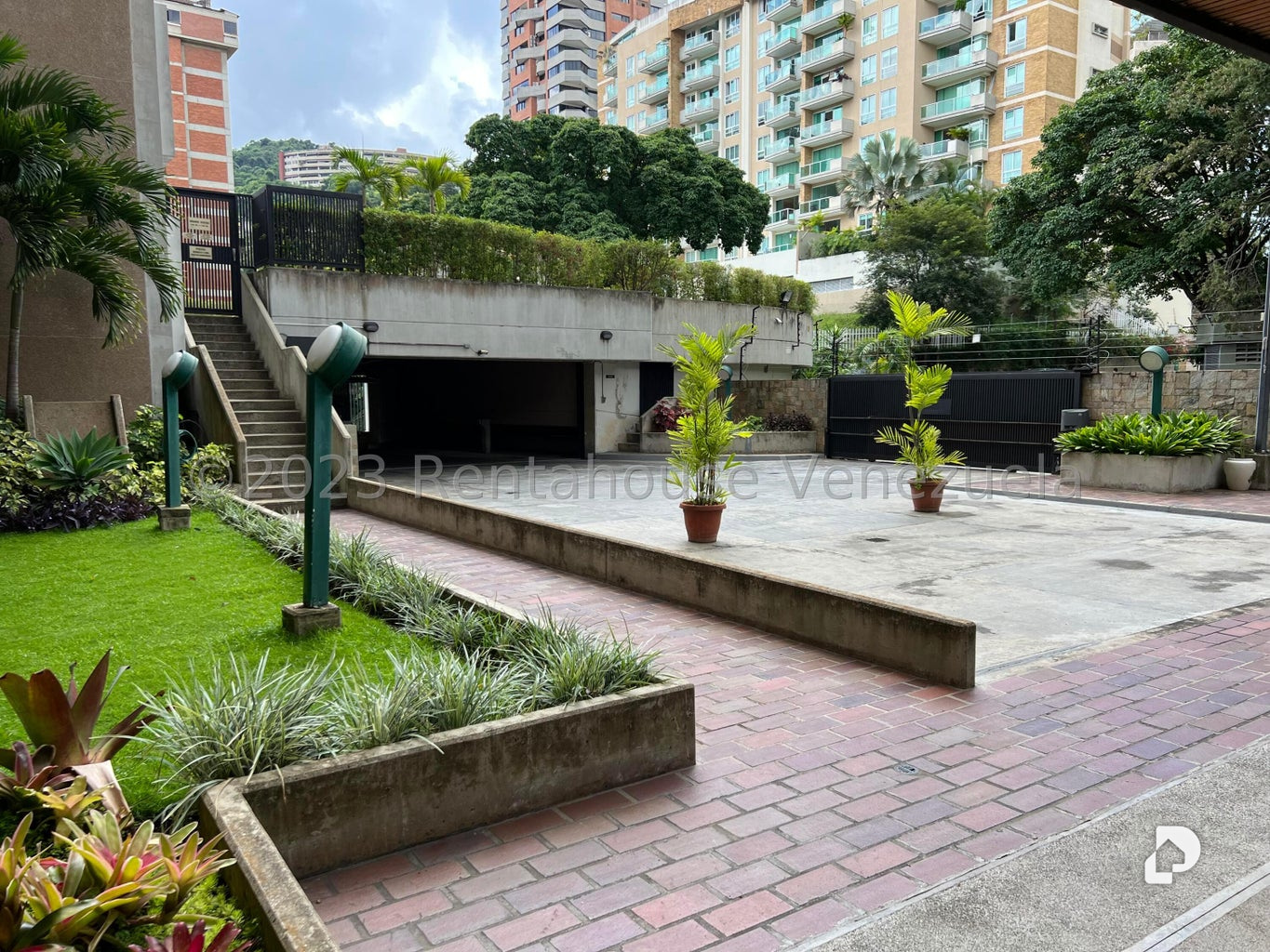 Apartamento en Las Mesetas de Santa Rosa de Lima, Caracas – 3