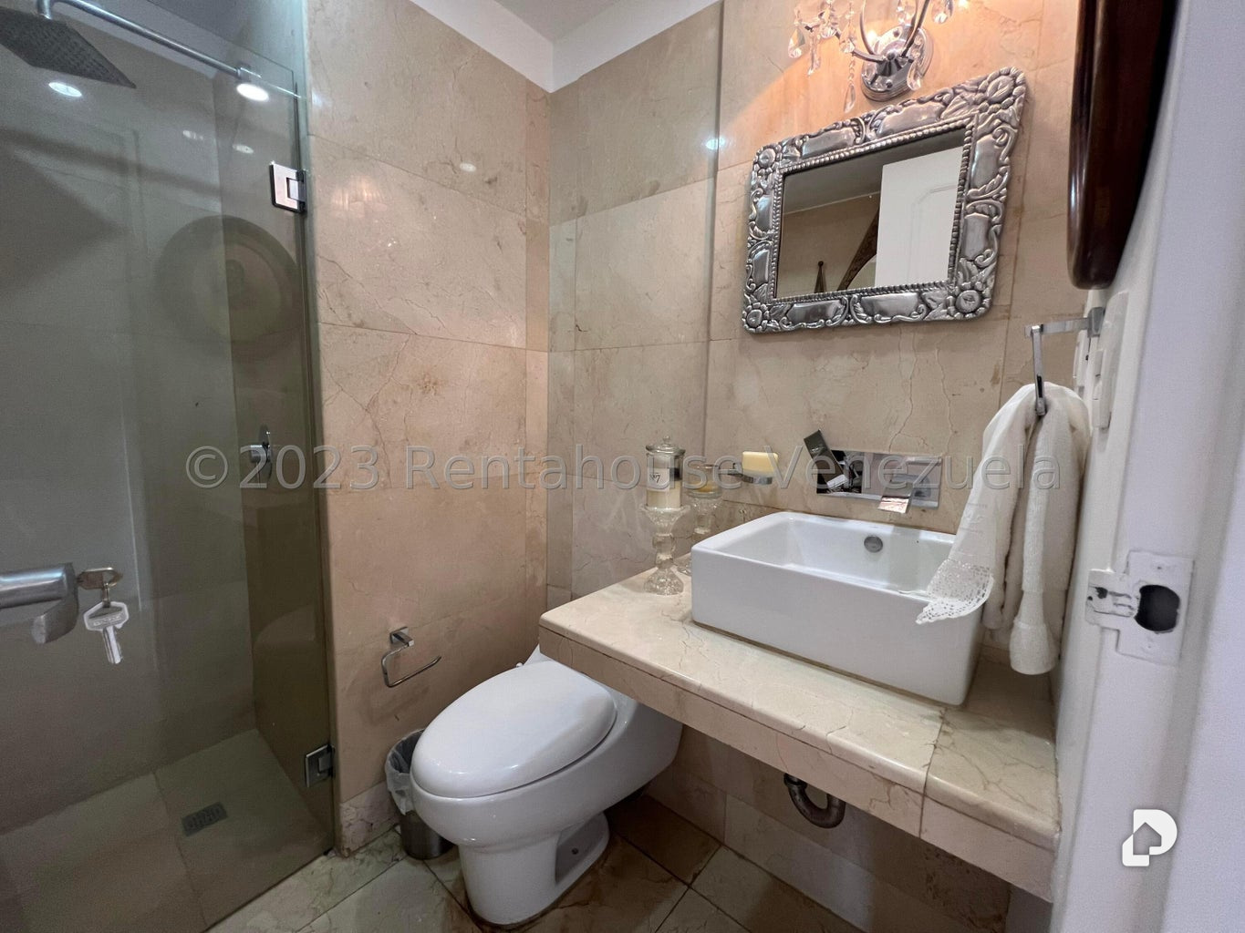 Apartamento en Las Mesetas de Santa Rosa de Lima, Caracas – 16