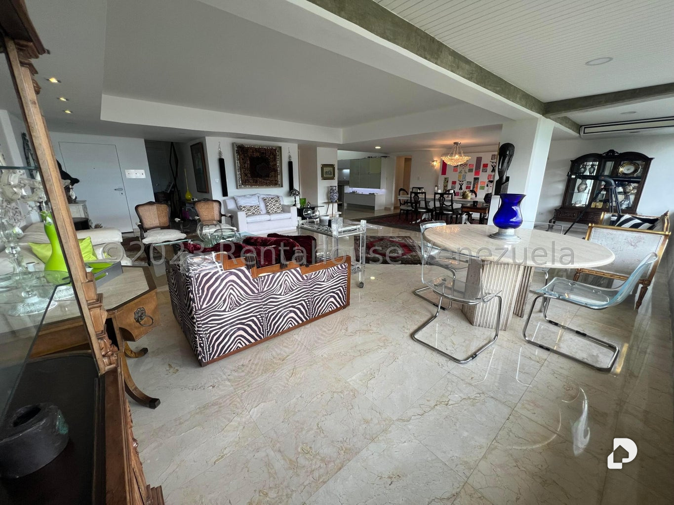 Apartamento en Las Mesetas de Santa Rosa de Lima, Caracas – 10