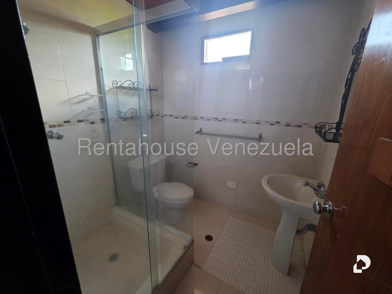 House in El Cafetal, Caracas – 13