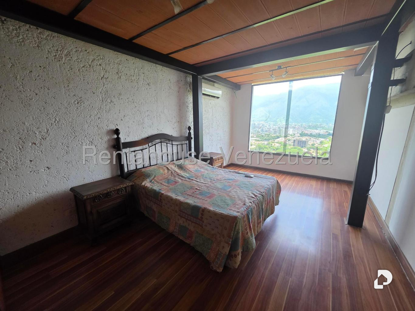 House in El Cafetal, Caracas – 14