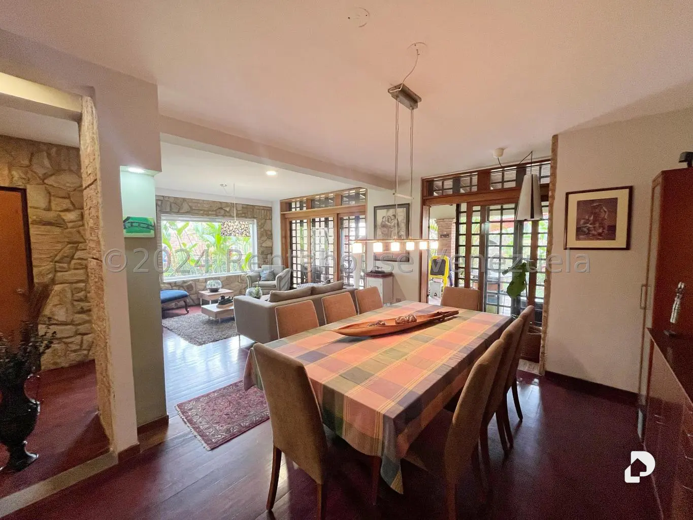 Casa en Oripoto, Caracas – 15