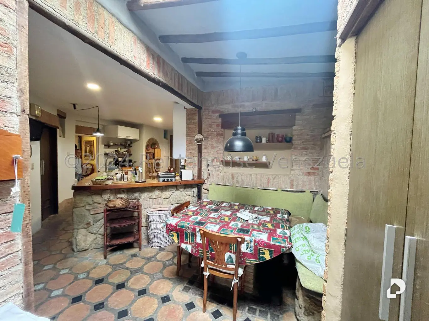 Casa en Oripoto, Caracas – 12