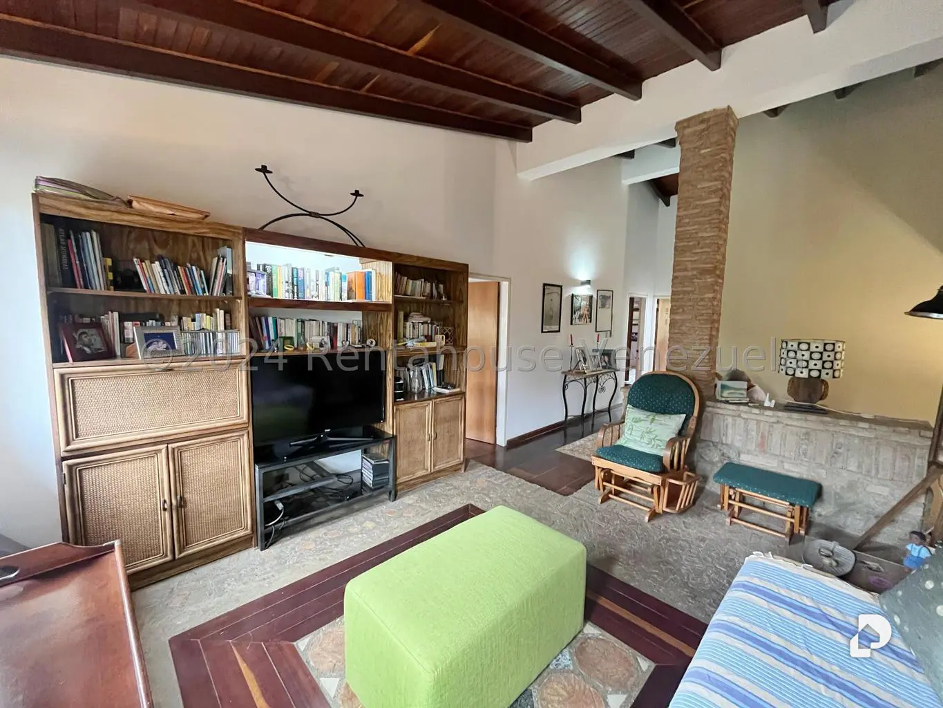 Casa en Oripoto, Caracas – 26