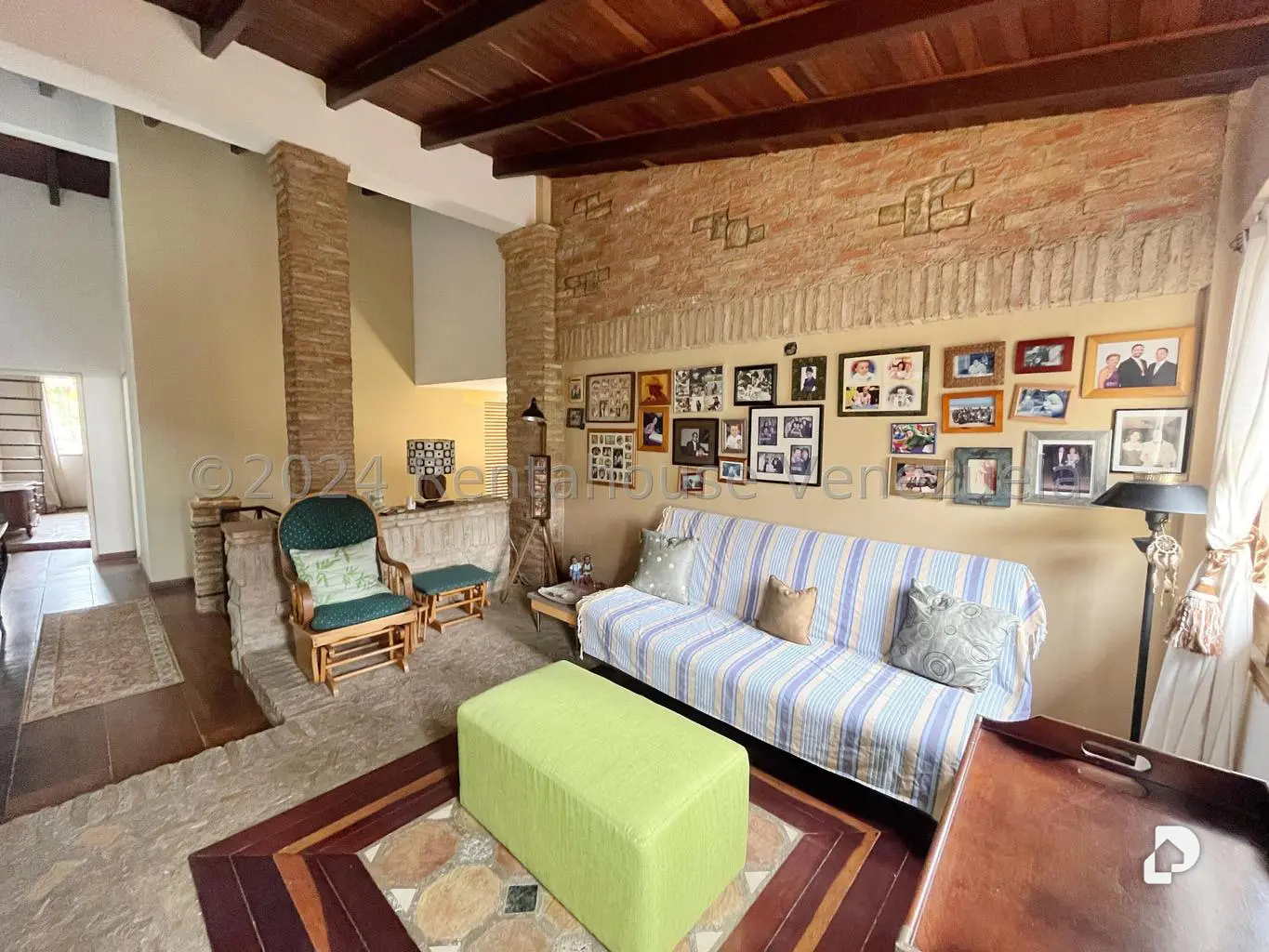 Casa en Oripoto, Caracas – 25