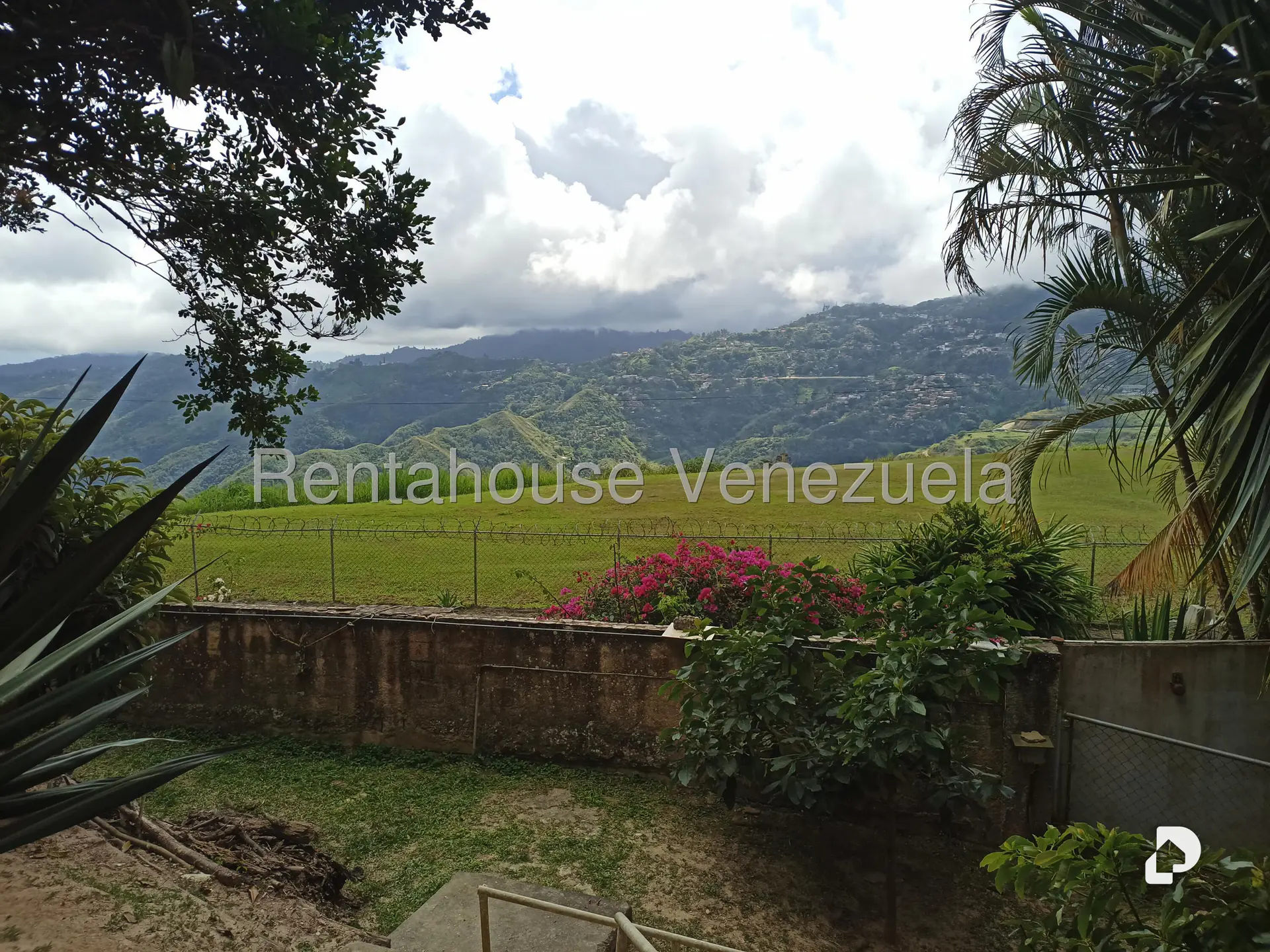 House in Monte Elena, Caracas – 31