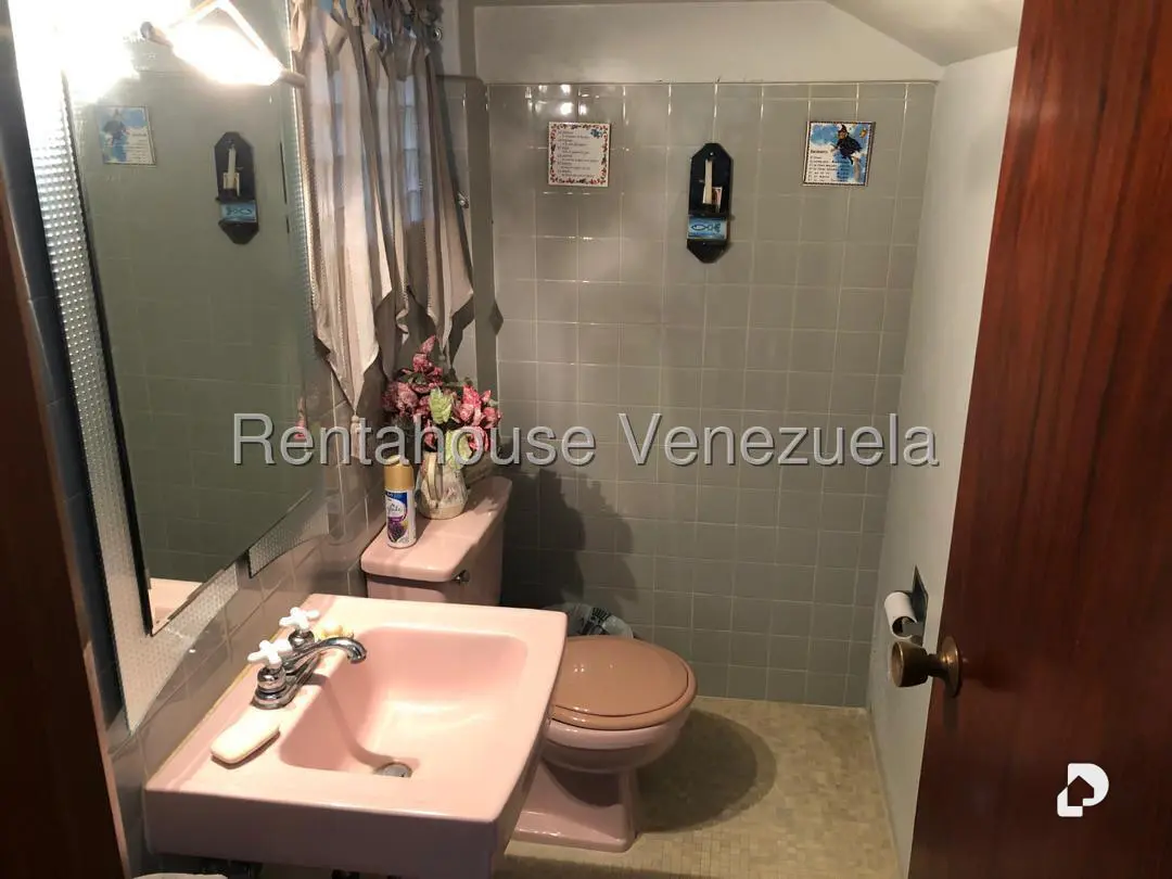 House in Monte Elena, Caracas – 23