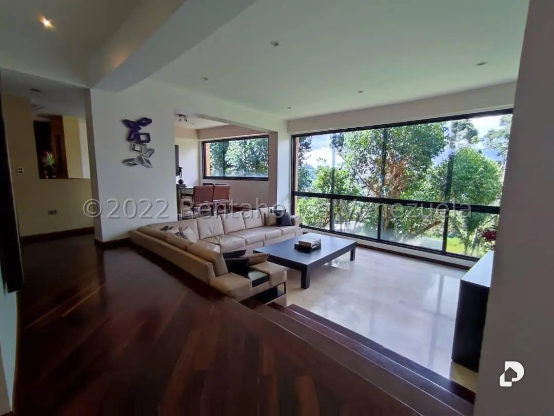 Casa en Los Guayabitos, Caracas – 11