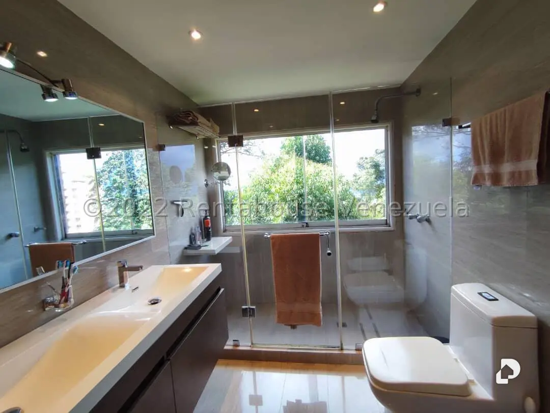 Casa en Los Guayabitos, Caracas – 26