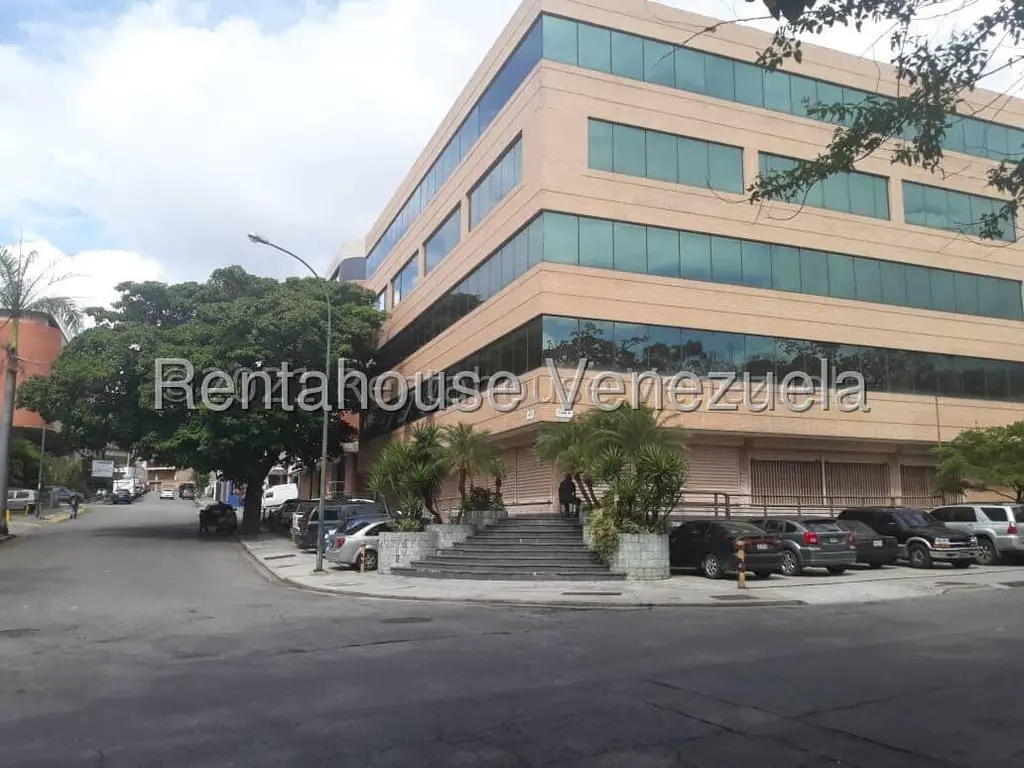 Edificio en La Urbina, Caracas - 1
