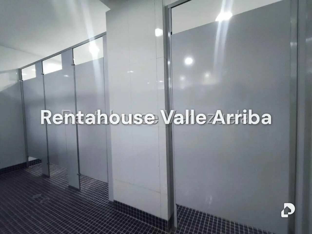 Local comercial en La Urbina, Caracas – 10