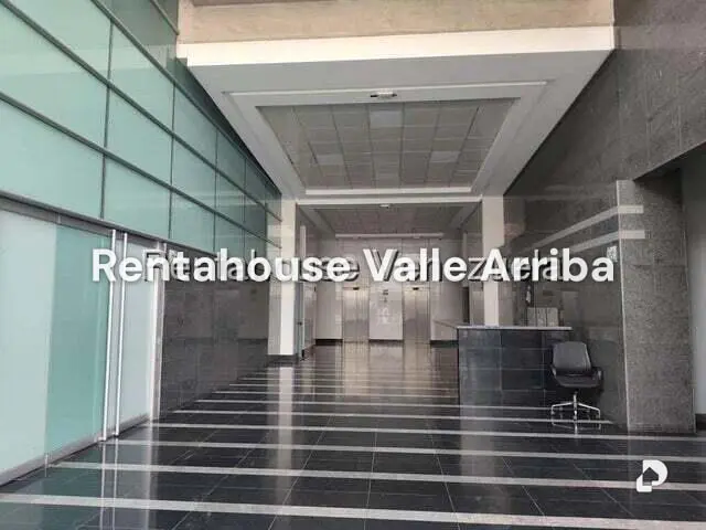 Local comercial en La Urbina, Caracas – 3