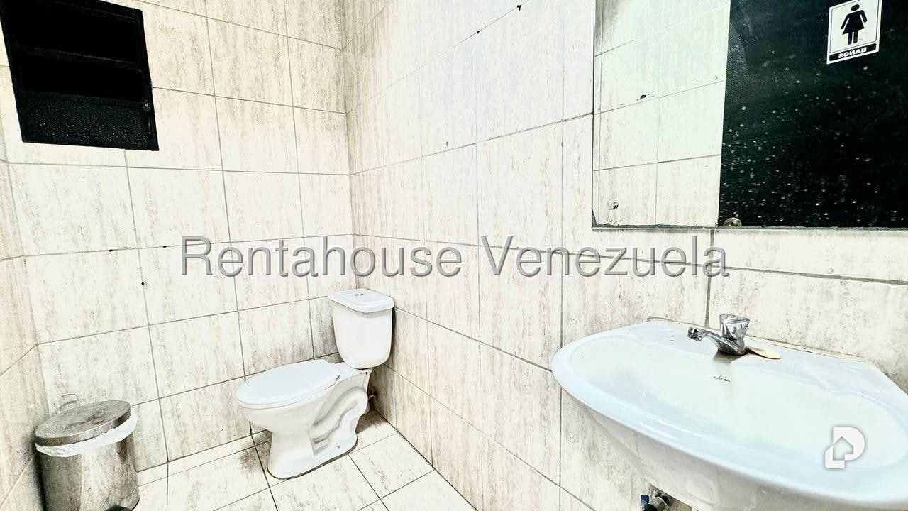 Local comercial en Bello Monte, Caracas – 8
