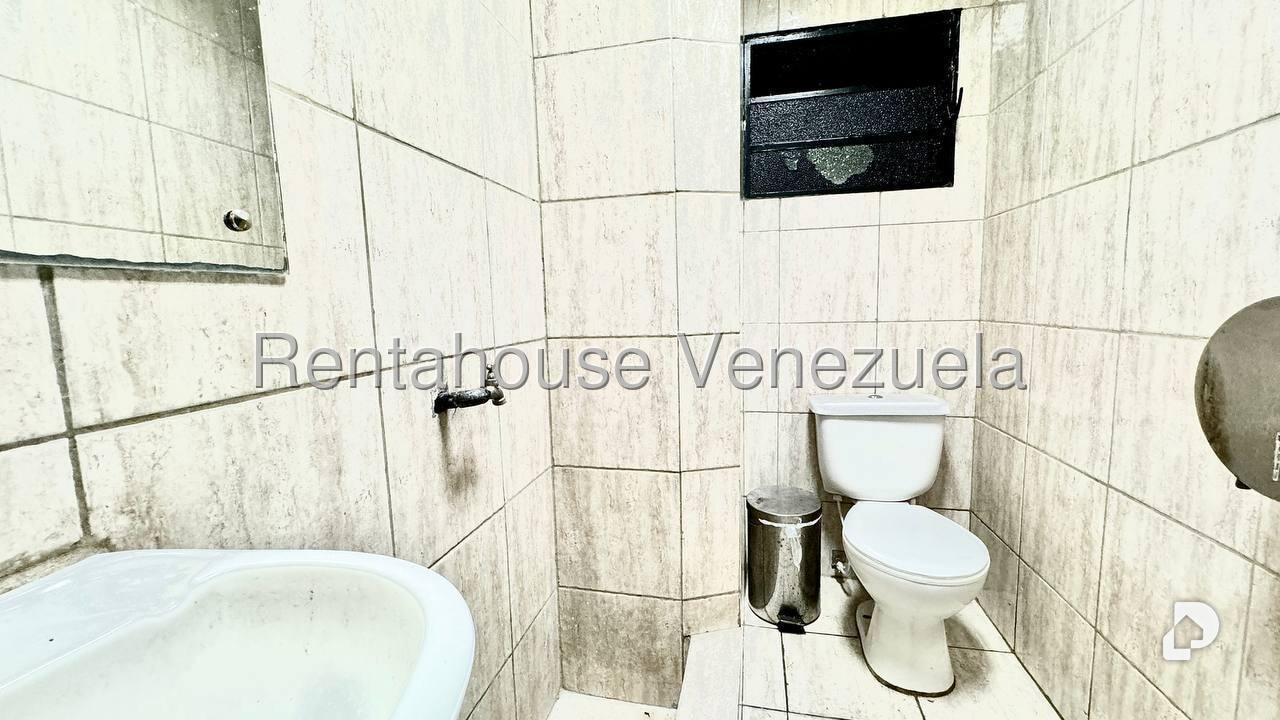 Local comercial en Bello Monte, Caracas – 9