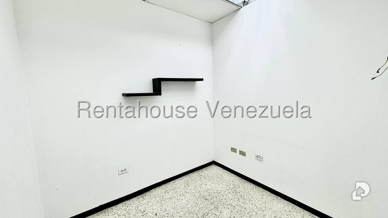 Local comercial en Bello Monte, Caracas – 3