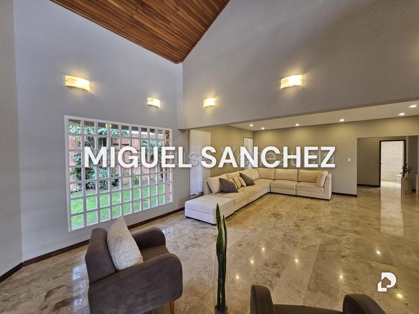 Casa en Macaracuay, Caracas – 13