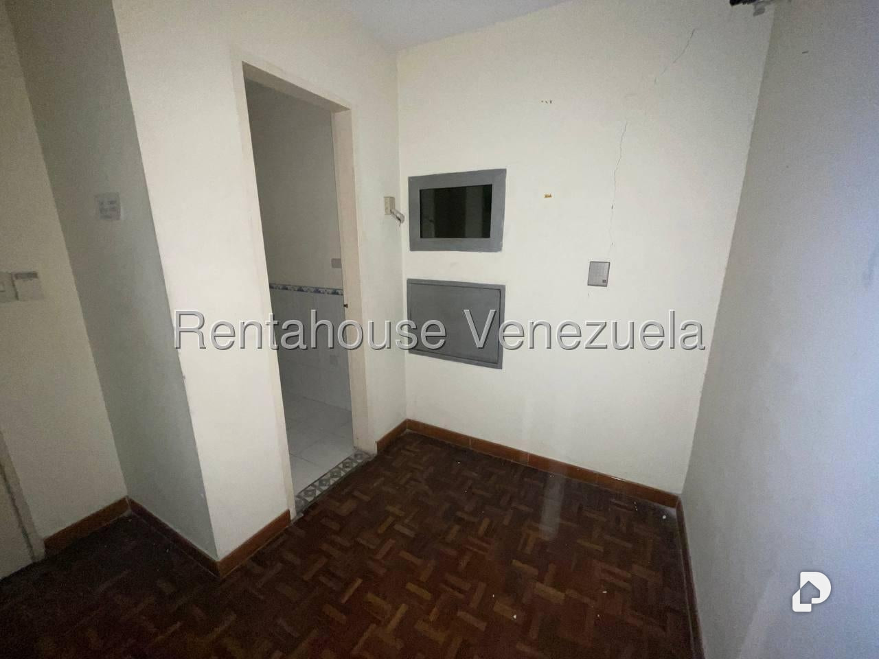 Oficina en El Rosal, Caracas – 9