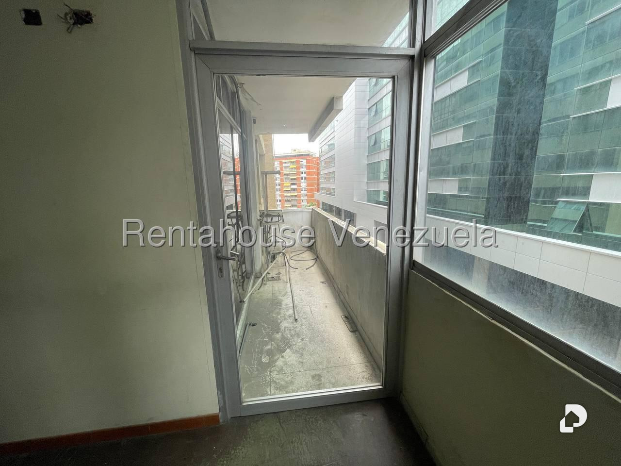 Oficina en El Rosal, Caracas – 12