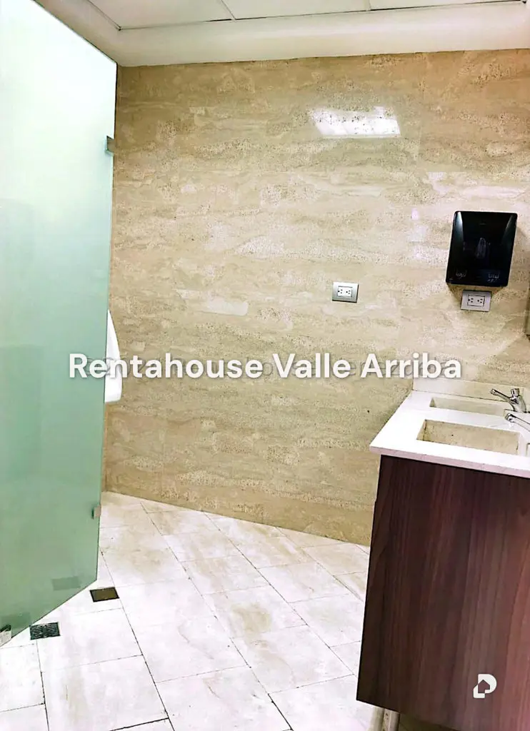 Local comercial en El Rosal, Caracas – 12