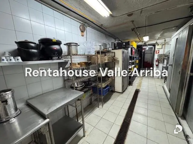Local comercial en El Hatillo, Caracas – 23