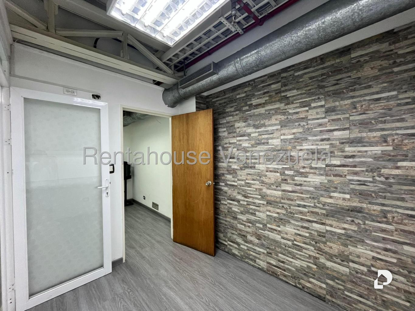 Office in La Campiña, Caracas – 5