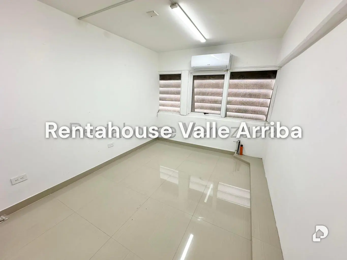 Local comercial en Lomas del Sol, Caracas – 6