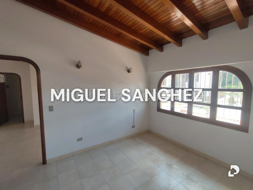 Casa en El Marqués, Caracas – 21