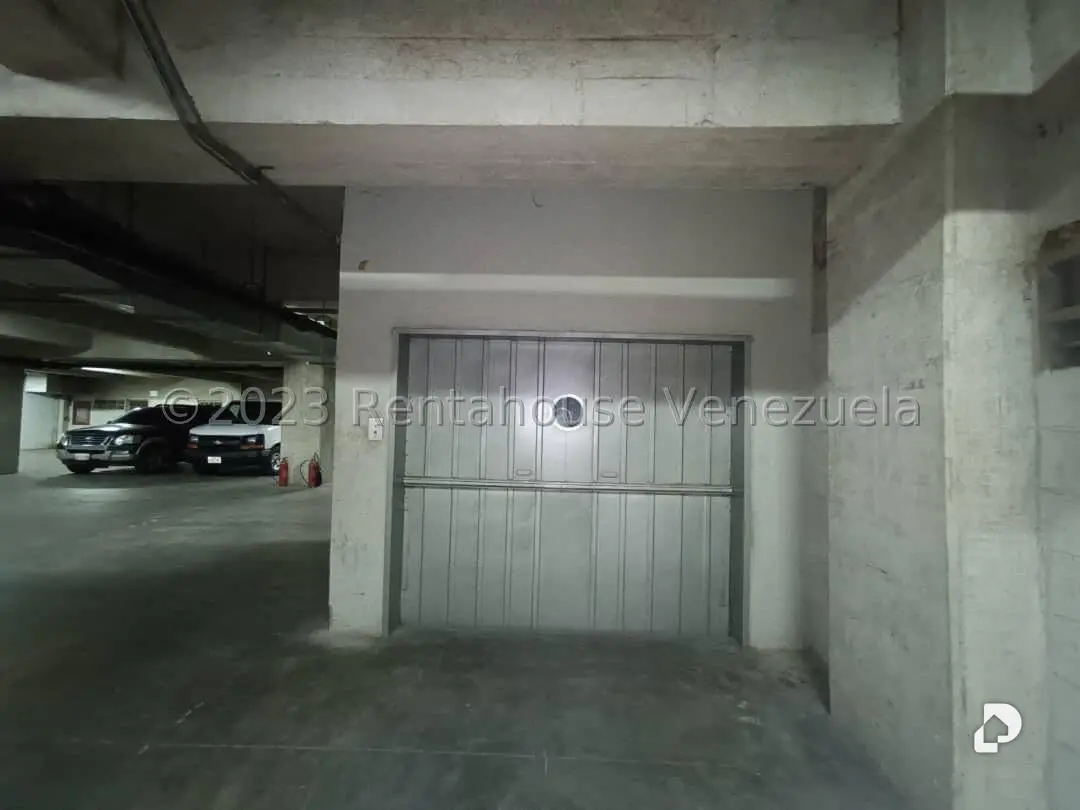 Edificio en La Urbina, Caracas – 8