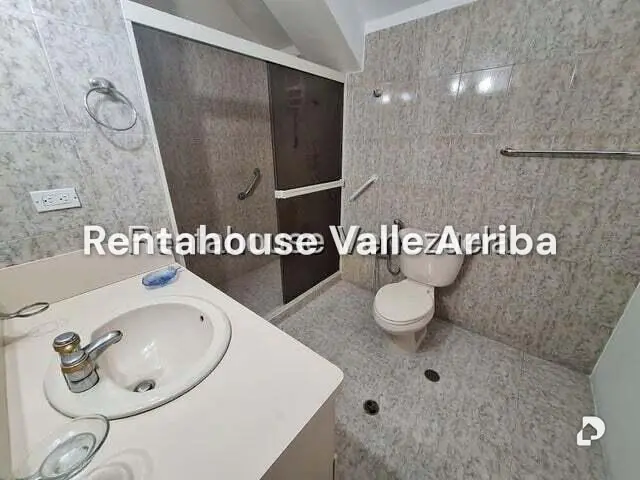 Apartamento en Las Esmeraldas, Caracas – 25