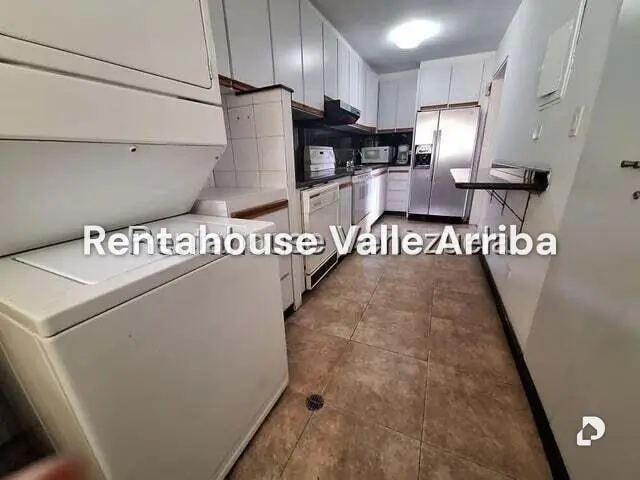 Apartamento en Las Esmeraldas, Caracas – 16