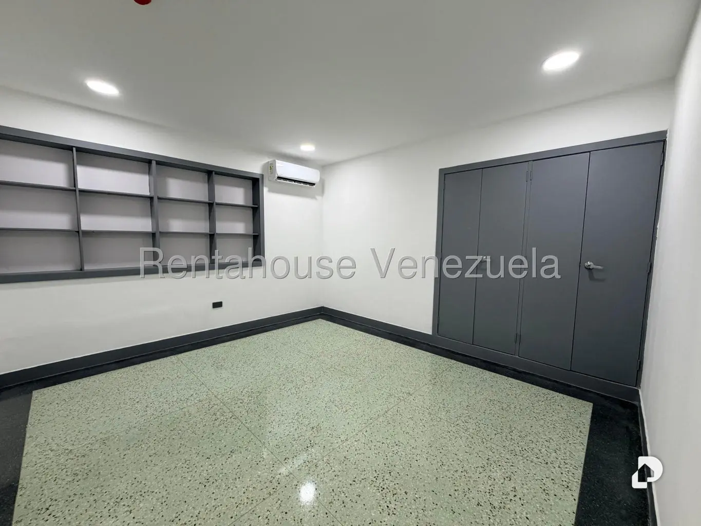 Casa en San Román, Caracas – 29