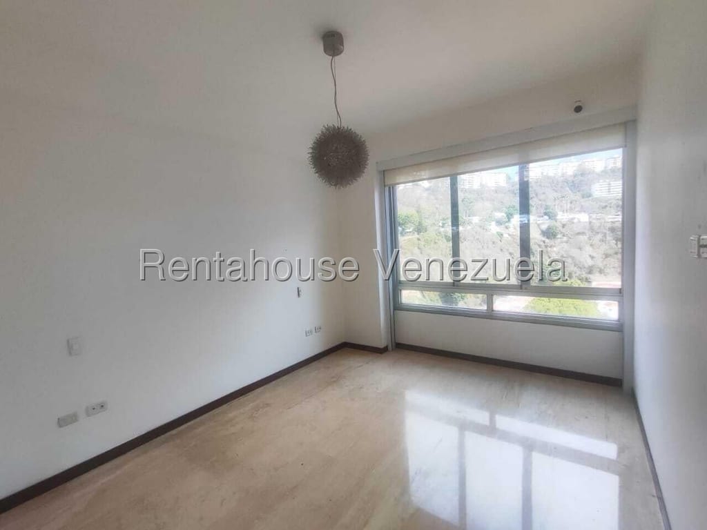 Apartamento en Las Mesetas de Santa Rosa de Lima, Caracas