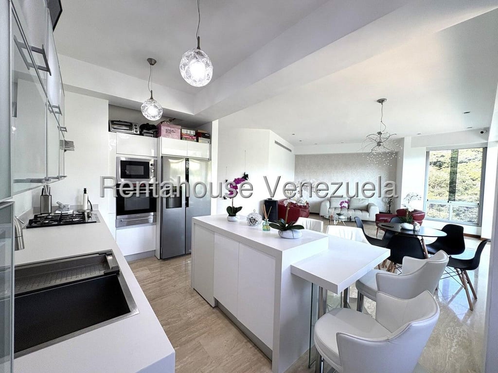 Apartamento en Las Mesetas de Santa Rosa de Lima, Caracas