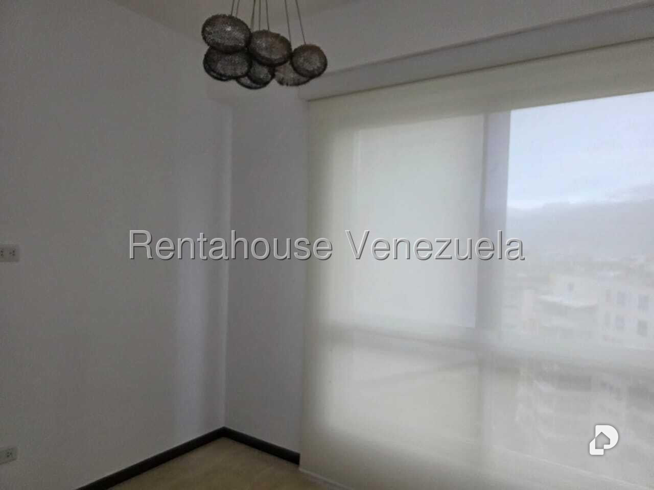Apartamento en Las Mesetas de Santa Rosa de Lima, Caracas – 18